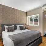 Σπίτι διακοπών Whome Poolside Paradise, Your Dream Retreat In With S-pool, Gym And Parking *