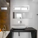 Whome Poolside Paradise, Your Dream Retreat In With S-pool, Gym And Parking *