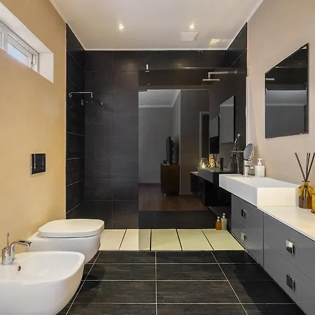 Whome Poolside Paradise, Your Dream Retreat In With S-pool, Gym And Parking 度假居