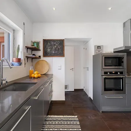 Whome Poolside Paradise, Your Dream Retreat In With S-pool, Gym And Parking 度假居