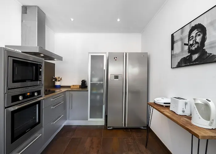 Whome Poolside Paradise, Your Dream Retreat In With S-pool, Gym And Parking